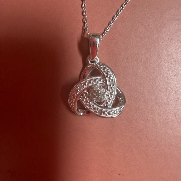 New Savvy Cie Silver Knot Pendant Necklace - Picture 4 of 10